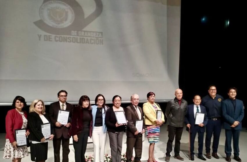  Conmemora Ciencias Económico Administrativas UATx 52 años de vanguardia educativa